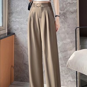 High rise, wide leg pant